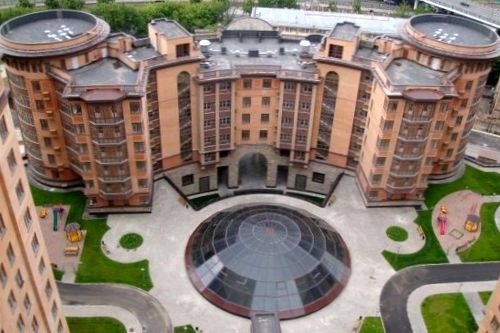 Трехкомнатная квартира в центре Москвы: найдется ли покупатель?